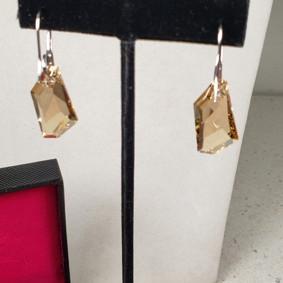Osiana Lucky Stone Swarovski Crystals Champagne Dangle Earrings - Picture 12 of 13